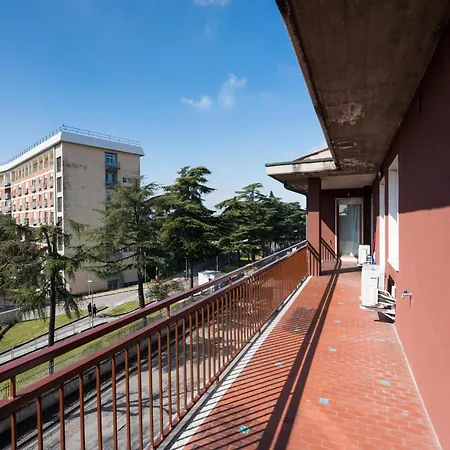 Flats4rent Mameli 140 Apartament