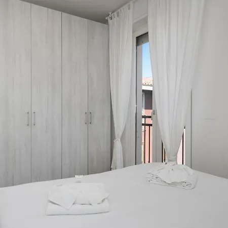 Flats4rent Mameli 140 * Verona