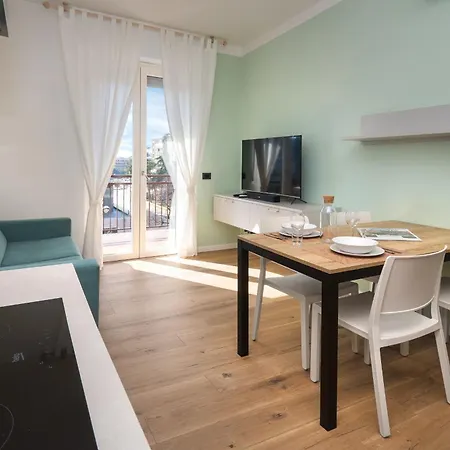 Flats4rent Mameli 140 * Verona